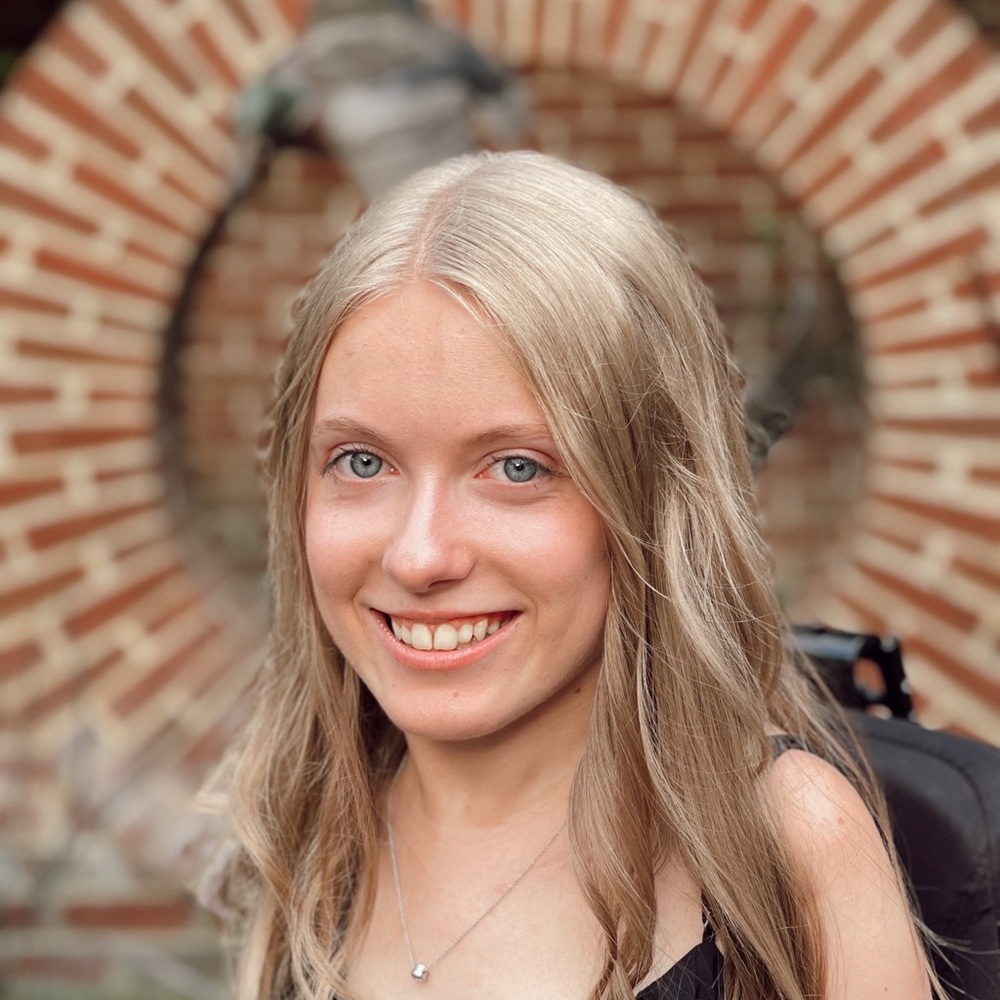 Meet your Posher, Abby